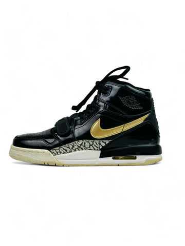 Nike Air Jordan Legacy 312 (UK 6 EUR 40)