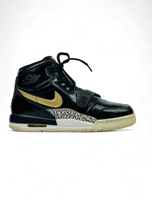 Nike Air Jordan Legacy 312 (UK 6 EUR 40)