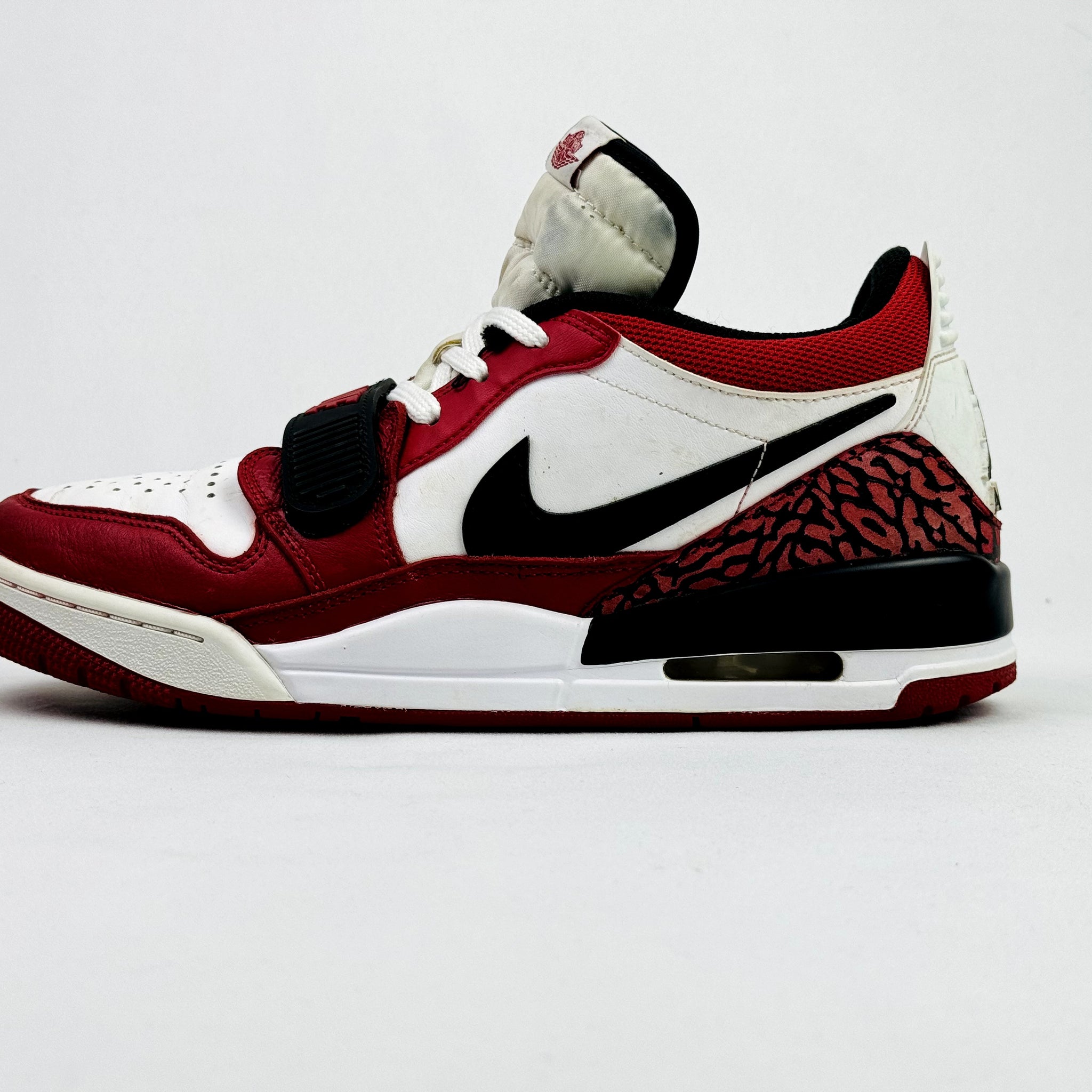 Air Jordan Legacy 312 Low (UK 8 EUR 42.5)