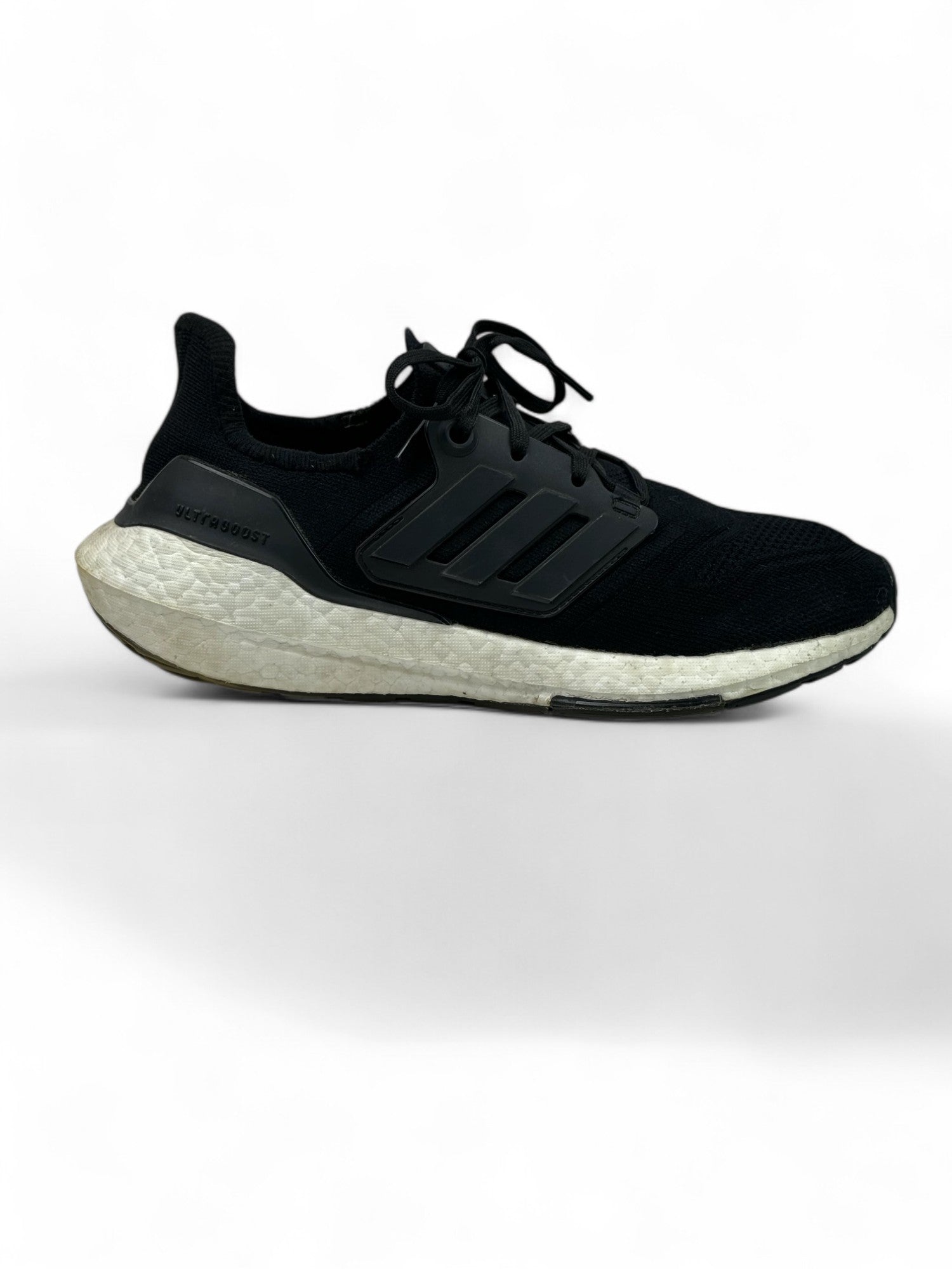 adidas Ultra Boost 22 ( EUR 41 UK 7 )