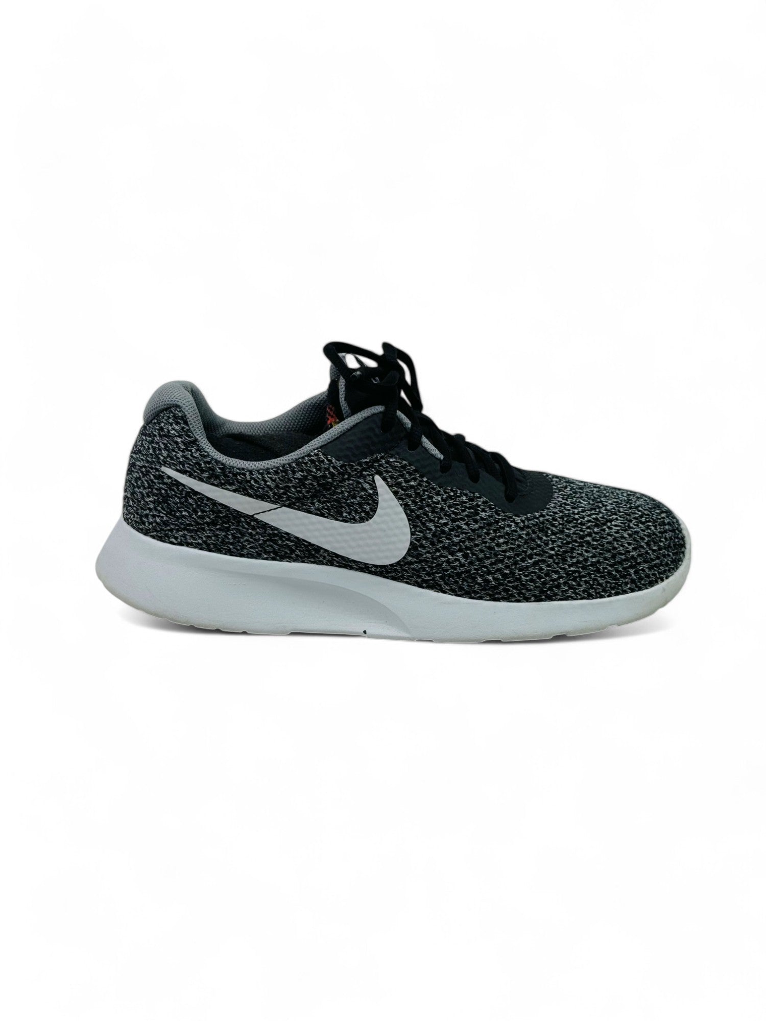 Nike Tanjun SE (UK 9 EUR 43)