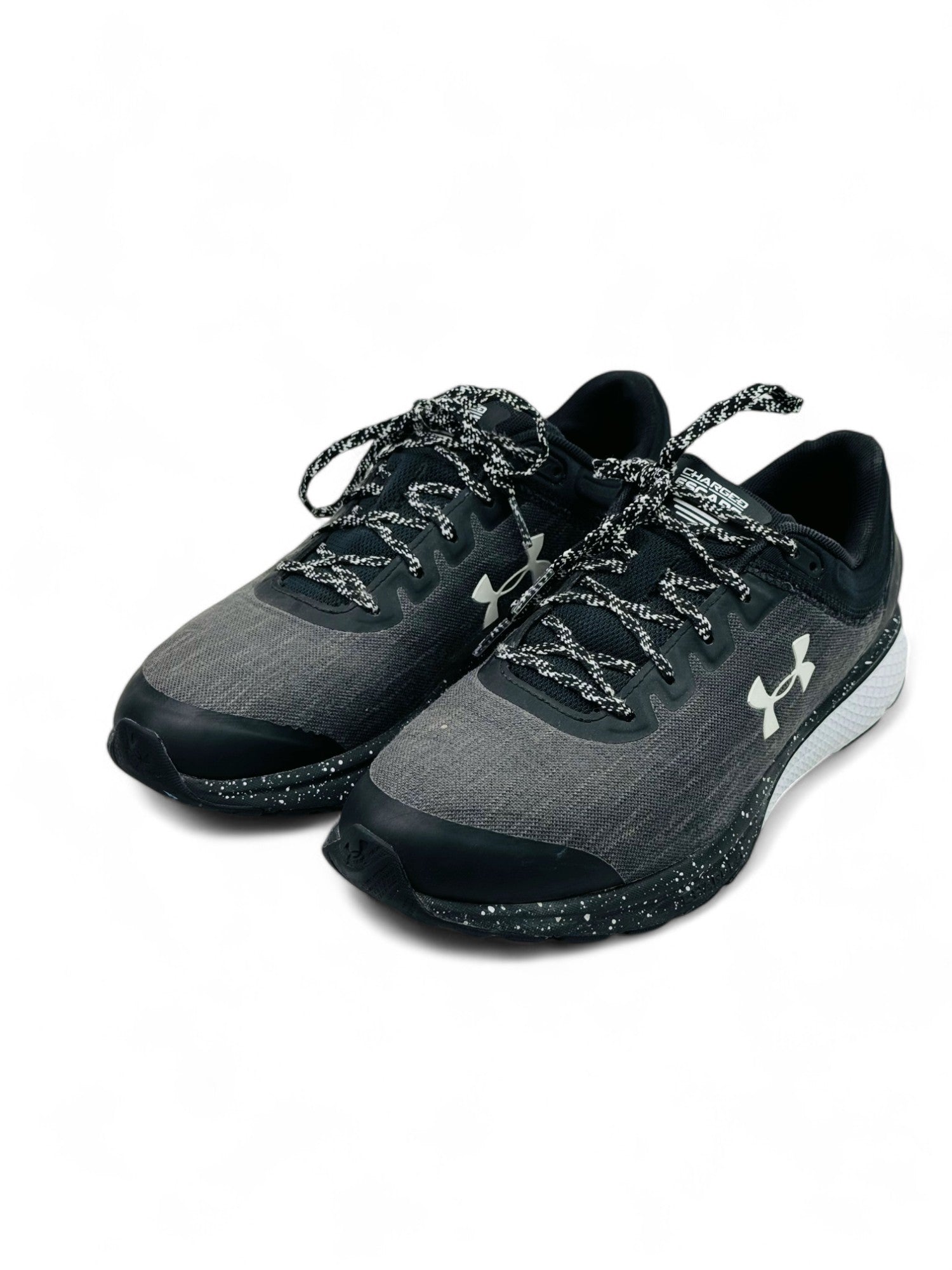 Under armour ( EUR 42 UK 7.5 )