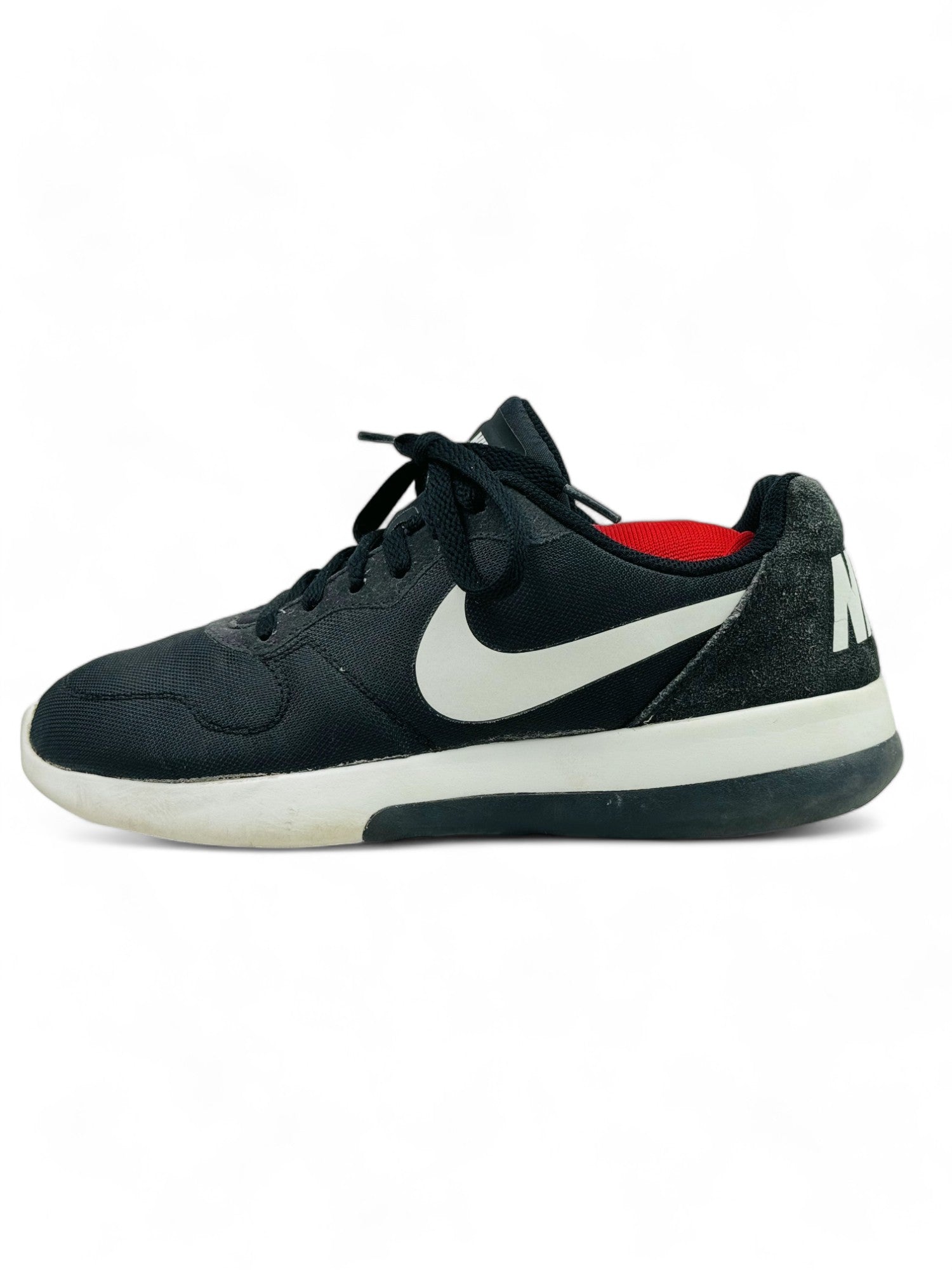 Nike MD Runner 2 LW (UK 7 EUR 41)